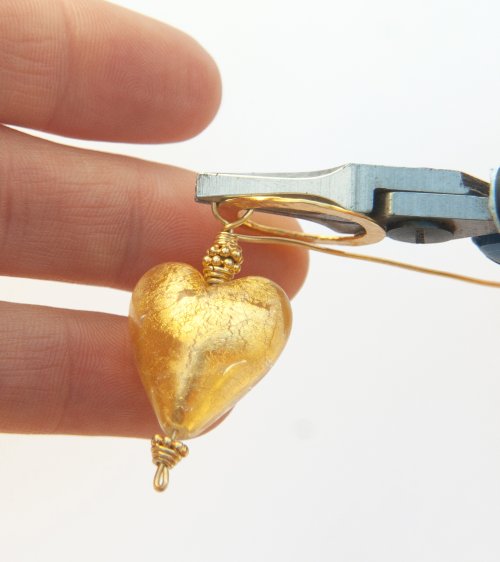 Kylie Jones's Gold Heart Necklace - , Contemporary Wire Jewelry, Loops, Wire Loop, Wrapped Wire Loop, gold heart necklace