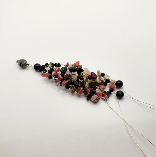 Natalie Patten's Gemstone Chip and Wire Cuff Bracelet - , Contemporary Wire Jewelry, Wire Wrapping, Wrapping, Wire Wrapping Jewelry, Beads, , , gemstone chip and wire cuff bracelet