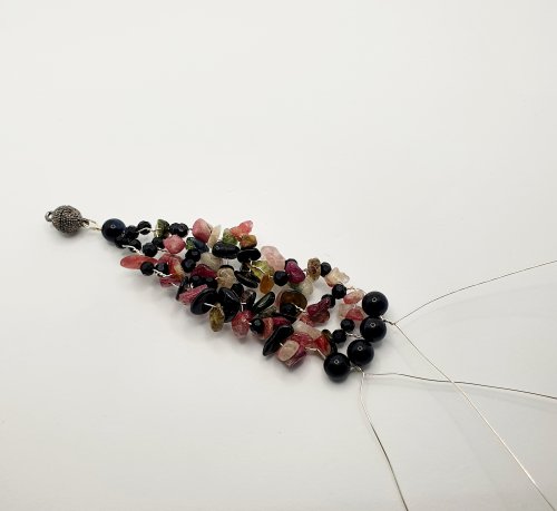 Natalie Patten's Gemstone Chip and Wire Cuff Bracelet - , Contemporary Wire Jewelry, Wire Wrapping, Wrapping, Wire Wrapping Jewelry, Beads, , , gemstone chip and wire cuff bracelet