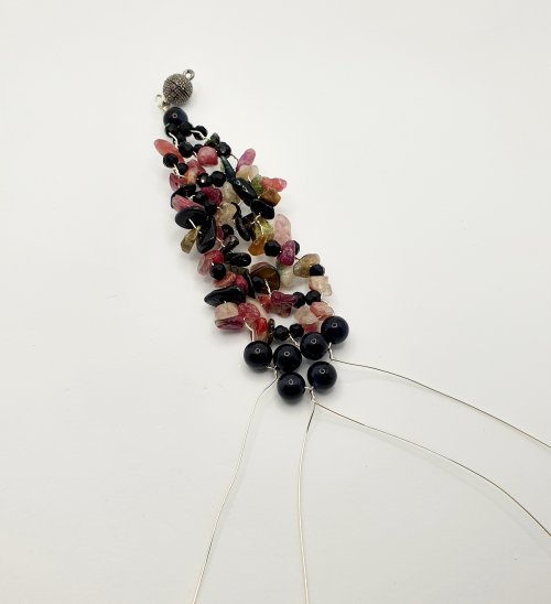 Natalie Patten's Gemstone Chip and Wire Cuff Bracelet - , Contemporary Wire Jewelry, Wire Wrapping, Wrapping, Wire Wrapping Jewelry, Beads, , , gemstone chip and wire cuff bracelet
