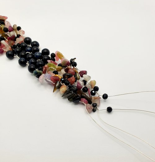 Natalie Patten's Gemstone Chip and Wire Cuff Bracelet - , Contemporary Wire Jewelry, Wire Wrapping, Wrapping, Wire Wrapping Jewelry, Beads, , , gemstone chip and wire cuff bracelet