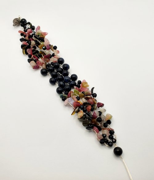 Natalie Patten's Gemstone Chip and Wire Cuff Bracelet - , Contemporary Wire Jewelry, Wire Wrapping, Wrapping, Wire Wrapping Jewelry, Beads, , , gemstone chip and wire cuff bracelet
