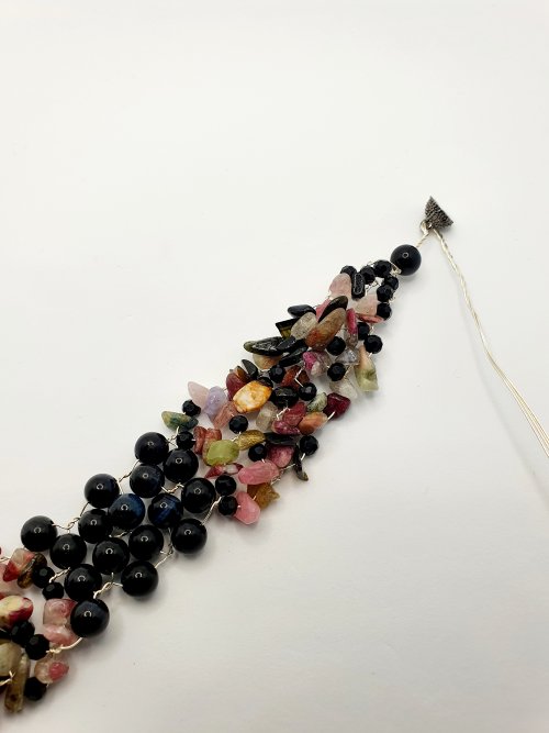 Natalie Patten's Gemstone Chip and Wire Cuff Bracelet - , Contemporary Wire Jewelry, Wire Wrapping, Wrapping, Wire Wrapping Jewelry, Beads, , , gemstone chip and wire cuff bracelet