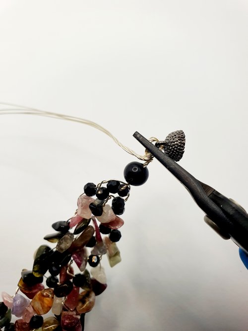 Natalie Patten's Gemstone Chip and Wire Cuff Bracelet - , Contemporary Wire Jewelry, Wire Wrapping, Wrapping, Wire Wrapping Jewelry, Beads, , , gemstone chip and wire cuff bracelet