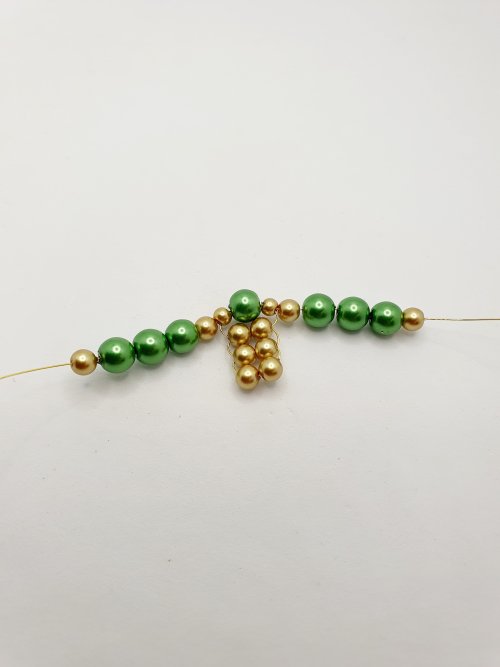 Natalie Patten's Beaded Wire Christmas Tree Ornament - , Holiday Designs, Coiling, Coiling Wire, Wire Coiling, Lashing, Wire Lashing, Wire Wrapping, Wrapping, Wire Wrapping Jewelry, Beads, wire beaded Christmas tree ornament