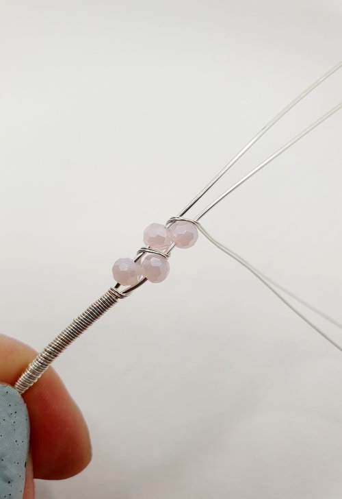 Natalie Patten's Adjustable Beaded Wire Bracelet - , Contemporary Wire Jewelry, Lashing, Wire Lashing, Wire Wrapping, Wrapping, Wire Wrapping Jewelry, adjustable beaded wire bracelet
