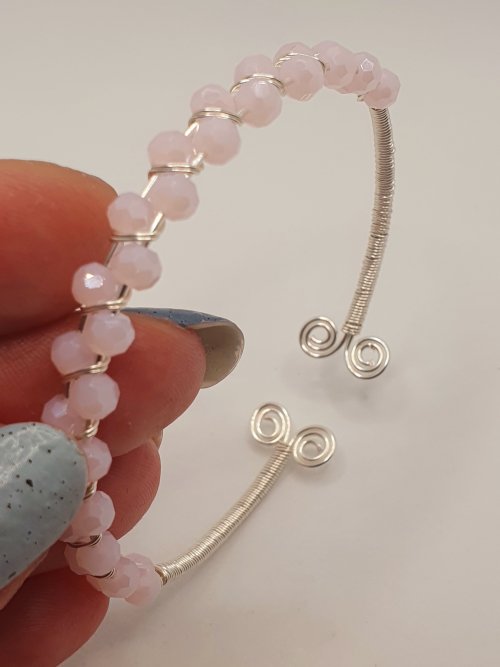 Natalie Patten's Adjustable Beaded Wire Bracelet - , Contemporary Wire Jewelry, Lashing, Wire Lashing, Wire Wrapping, Wrapping, Wire Wrapping Jewelry, adjustable beaded wire bracelet