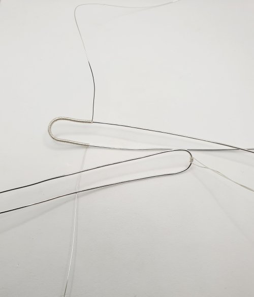 Natalie Patten's Interlocking Coil Bangle - , Contemporary Wire Jewelry, Coiling, Coiling Wire, Wire Coiling, interlocking coiled bangle
