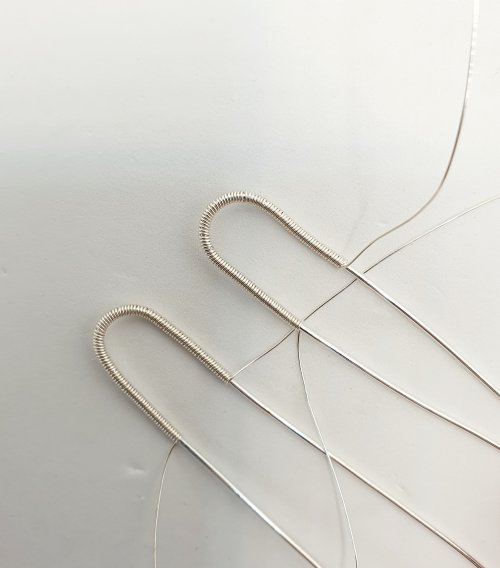 Natalie Patten's Interlocking Coil Bangle - , Contemporary Wire Jewelry, Coiling, Coiling Wire, Wire Coiling, interlocking coiled bangle