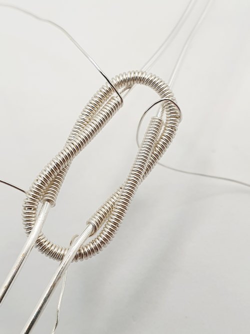 Natalie Patten's Interlocking Coil Bangle - , Contemporary Wire Jewelry, Coiling, Coiling Wire, Wire Coiling, interlocking coiled bangle