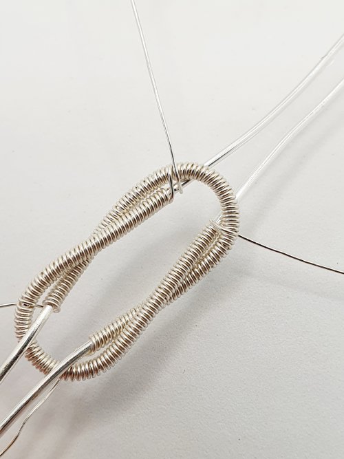 Natalie Patten's Interlocking Coil Bangle - , Contemporary Wire Jewelry, Coiling, Coiling Wire, Wire Coiling, interlocking coiled bangle