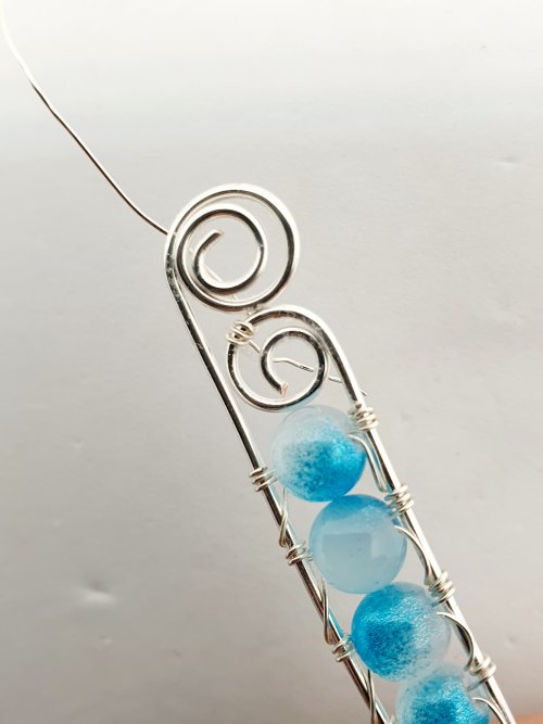 Natalie Patten's Interlocking Coil Bangle - , Contemporary Wire Jewelry, Coiling, Coiling Wire, Wire Coiling, interlocking coiled bangle