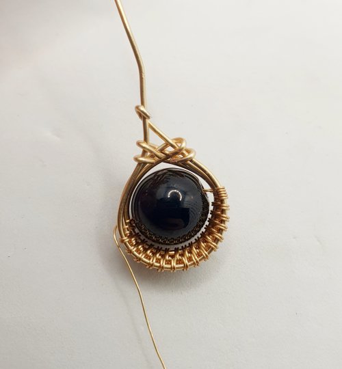 Natalie Patten's Bead and Micro-Crystal Wire Earrings - , Contemporary Wire Jewelry, Wire Wrapping, Wrapping, Wire Wrapping Jewelry, Weaving, Wire Weaving, Weaving Wire, bead and micro-crystal woven and wrapped wire earrings