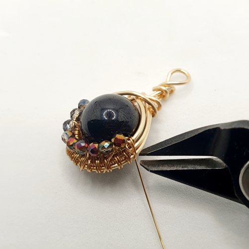 Natalie Patten's Bead and Micro-Crystal Wire Earrings - , Contemporary Wire Jewelry, Wire Wrapping, Wrapping, Wire Wrapping Jewelry, Weaving, Wire Weaving, Weaving Wire, bead and micro-crystal woven and wrapped wire earrings