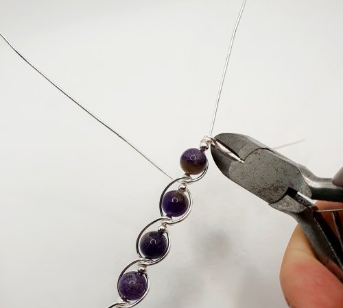 Natalie Patten's Gemstone and Spacer Bead Bangle - , Contemporary Wire Jewelry, Wire Wrapping, Wrapping, Wire Wrapping Jewelry, Beads, , trim the wires