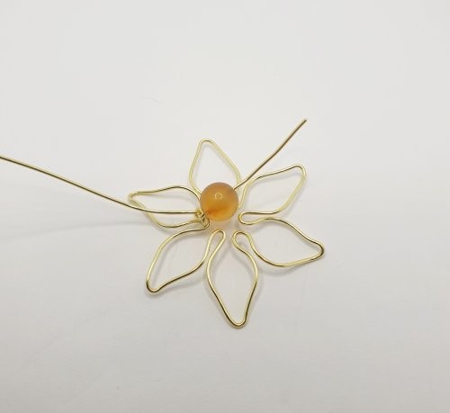 Natalie Patten's Wire Flower Component - , Contemporary Wire Jewelry, Wire Wrapping, Wrapping, Wire Wrapping Jewelry, add a bead to the short wire