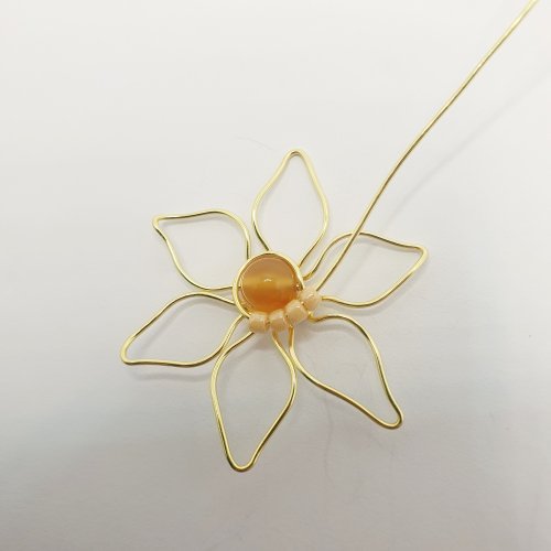 Natalie Patten's Wire Flower Component - , Contemporary Wire Jewelry, Wire Wrapping, Wrapping, Wire Wrapping Jewelry, add seed beads