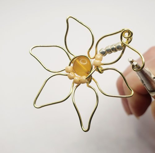 Natalie Patten's Wire Flower Component - , Contemporary Wire Jewelry, Wire Wrapping, Wrapping, Wire Wrapping Jewelry, create wire swirls