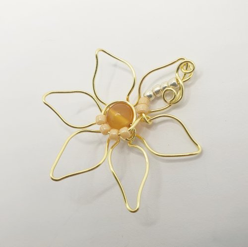 Natalie Patten's Wire Flower Component - , Contemporary Wire Jewelry, Wire Wrapping, Wrapping, Wire Wrapping Jewelry, reposition the wire petals if necessary