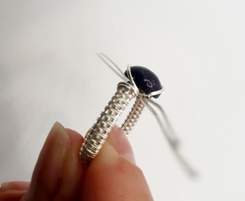 Natalie Patten's Woven Wire Wrapped Cabochon Ring - , Contemporary Wire Jewelry, Wire Wrapping, Wrapping, Wire Wrapping Jewelry, Weaving, Wire Weaving, Weaving Wire, check the wire is flush to the ring band