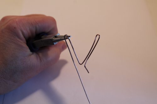 Judy Freyer Thompson's Wire Stick People - , Contemporary Wire Jewelry, Wire Wrapping, Wrapping, Wire Wrapping Jewelry, , make the second leg
