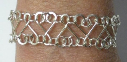 Judy Larson's Using 6 Step Barrel Pliers  - , Tools For Wire Jewelry, Coiling, Coiling Wire, Wire Coiling, Jump Rings, Jump Ring, Making Jump Rings, Loops, Wire Loop, Wrapped Wire Loop, Spirals, Wire Spiral, Spiral Wire Wrap, Design, Tools, Heart link bracelet