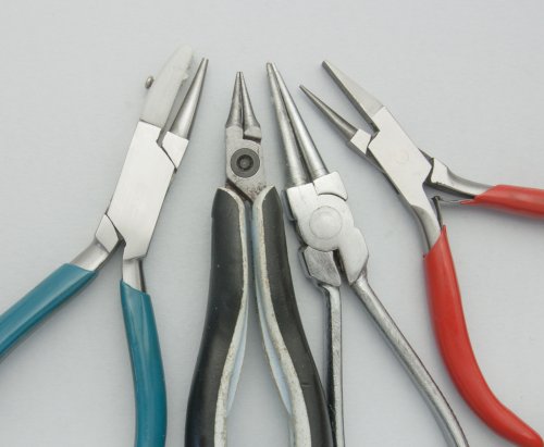 Kylie Jones's Perfecting simple loops to enhance your jewelry designs.  - , Findings & Components, Toggles & Clasps, Earwire & Headpin, Loops, Wire Loop, Wrapped Wire Loop, perfect loops