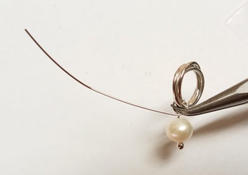 Judy Larson's Mobius Pearl Drop Earrings - , Contemporary Wire Jewelry, Butane Torch, Soldering, Solder, mobius pearl drop earrings