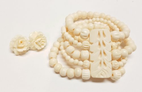 Judy Larson's Adding Depth to Carved Beads and Cabochons - , General Education, , carved bone