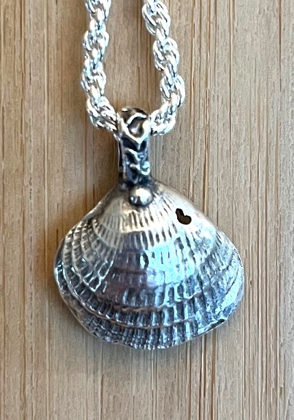 Judy Larson's Adding Hearts to Your Designs - , Wire Jewelry Design, Design, silver shell pendant