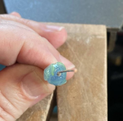 Stabilizing a Large Hole Bead